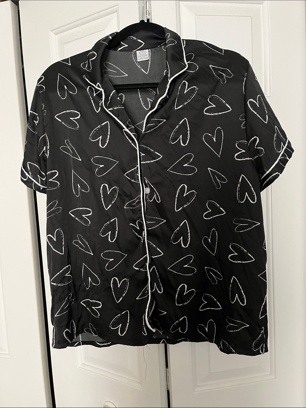 Black Heart-Print Short Sleeve Pajama Top/Pant set- Women's (see other pics)